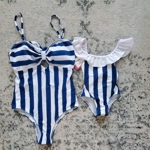 Mommy & daughter matching suits